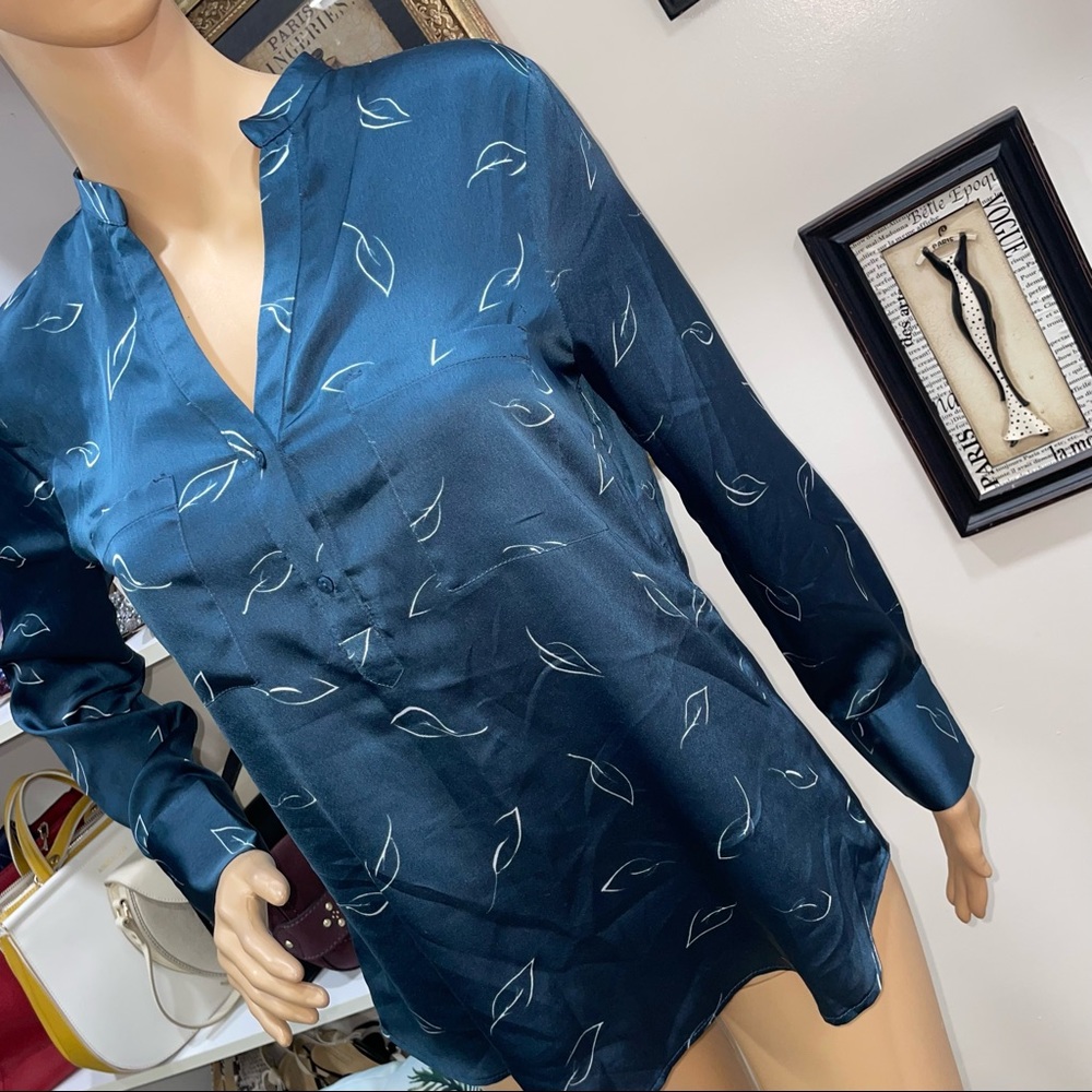 Zara Basic Collection Indigo/White Leaf Print V-N… - image 3